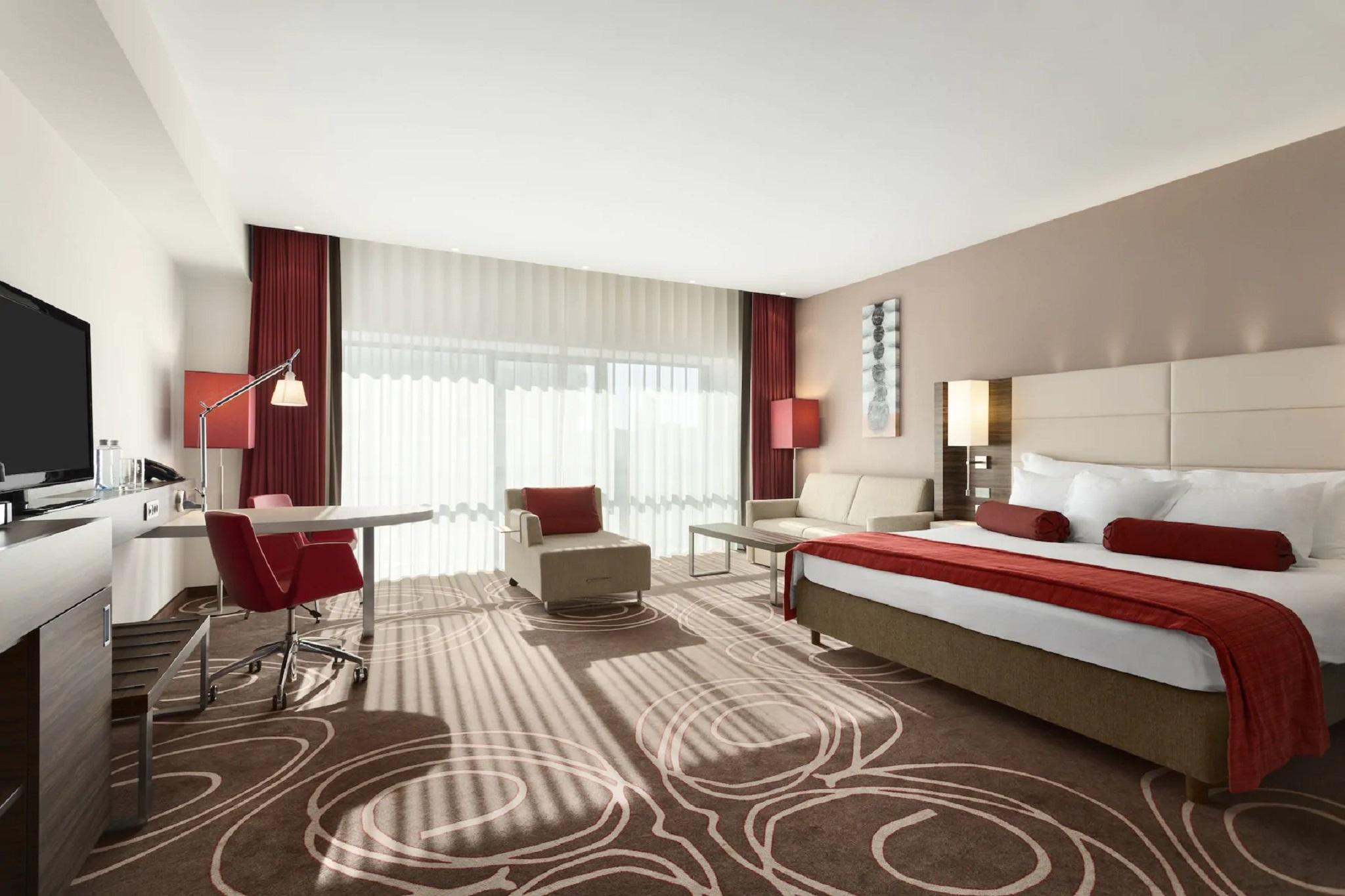 Hotel Ramada Pitesti Exterior photo